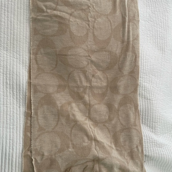 COACH Scarf - Picture 7 of 7